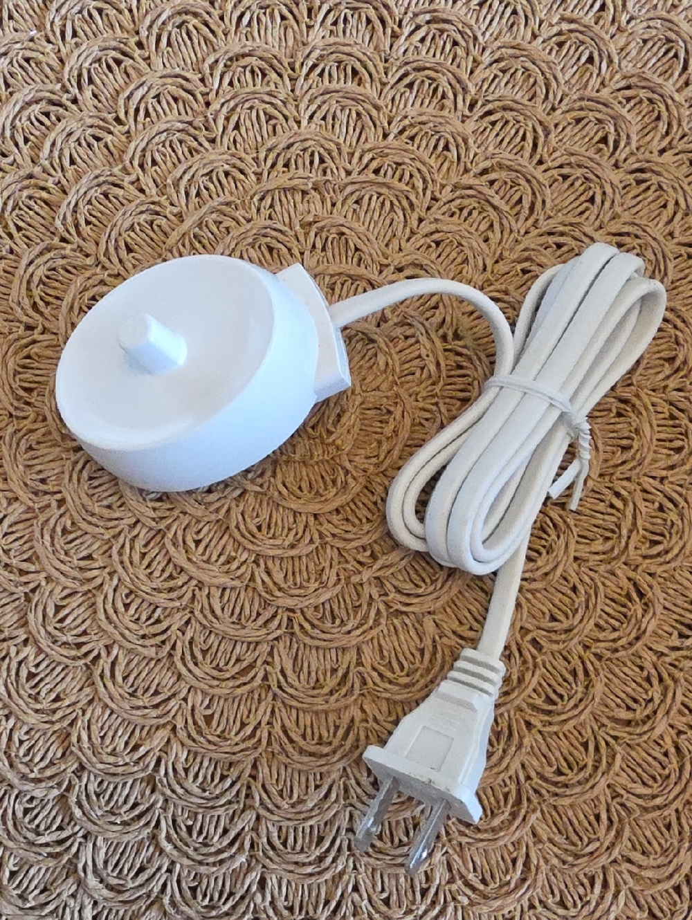Braun Oral-B Type 3757 electric toothbrush trickle charger -White